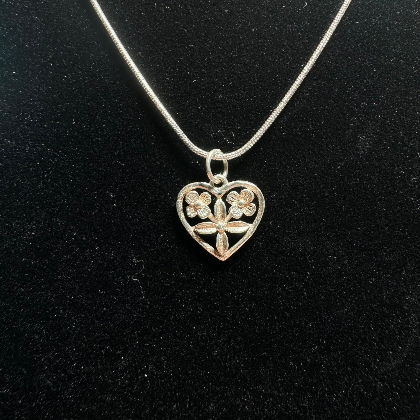 Sliver Flower Heart Pendant Necklace